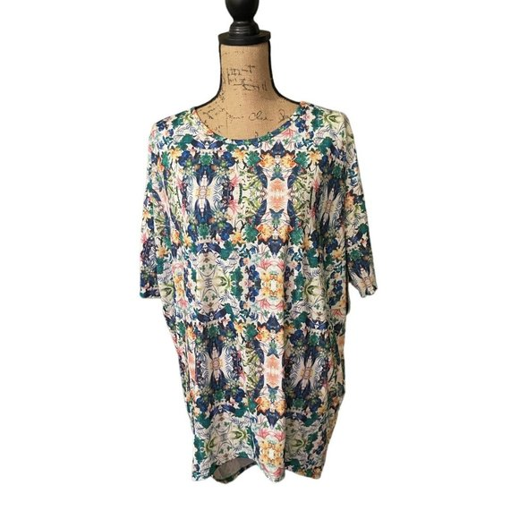 LuLaRoe Irma Tunic‎ Top - Picture 1 of 6